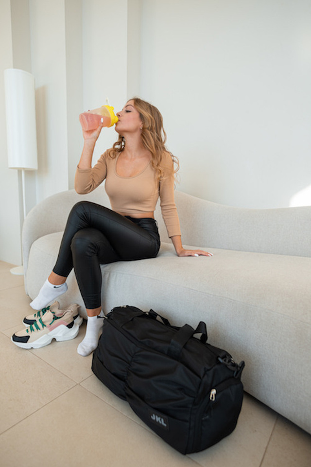 Модель для предметной съемки Диана В.С-Петербург | Sale Easy