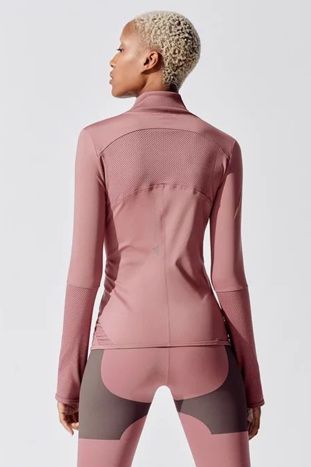 Стильная съемка термобелья для создания стильных спортивных образов