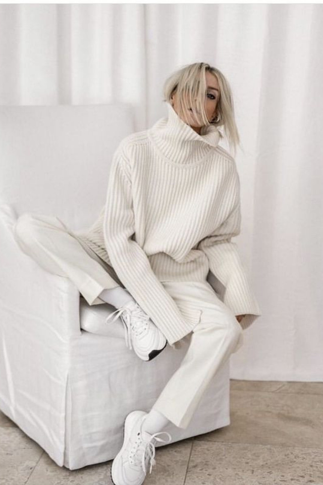 Стильная фотосъемка свитеров оверсайз для создания кэжуал-образов