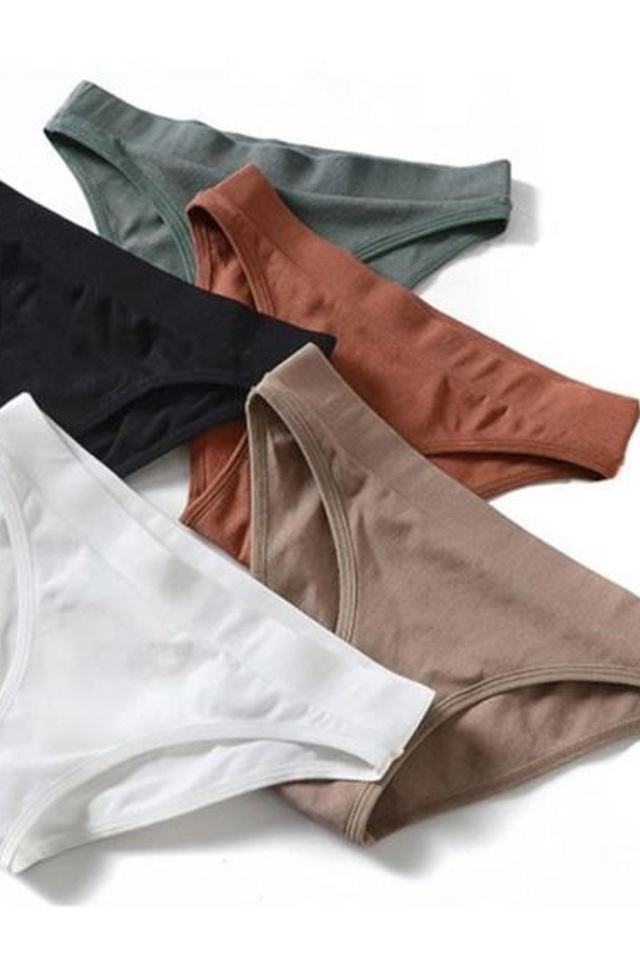 Уникальная фотосессия трусов для создания интимной атмосферы