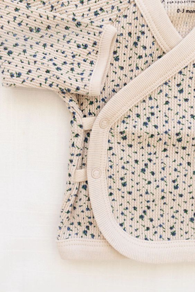 Съемка одежды для малышей с акцентом на яркие и забавные принты