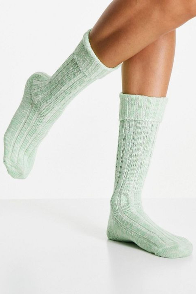 Съемка носков с акцентом на комфорт и удобство в носке