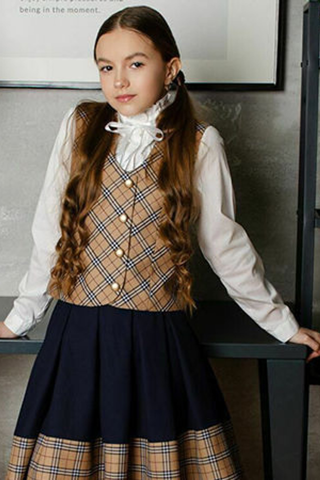 Эффектная фотосъемка для демонстрации современных трендов в школьной форме