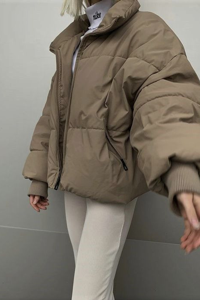 Стильная съемка женских курток для визуализации различных стилей