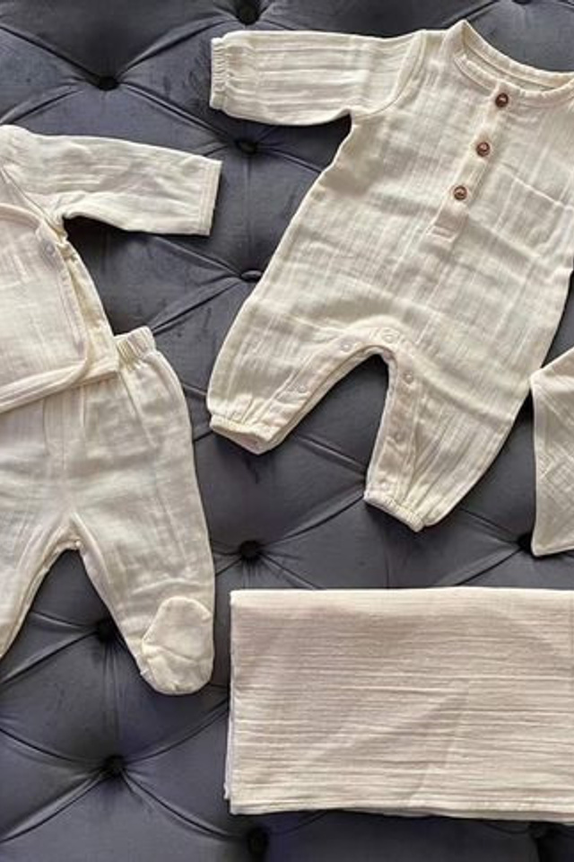 Эффектная съемка одежды для малышей для демонстрации индивидуального стиля