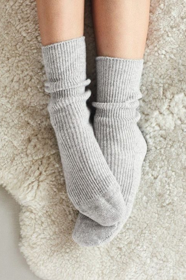 Эффектная съемка носков для демонстрации их качества и мягкости