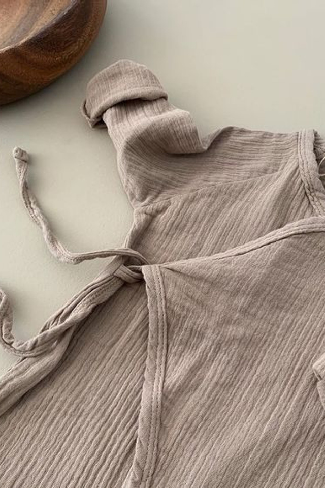 Профессиональная съемка одежды для новорожденных для социальных сетей