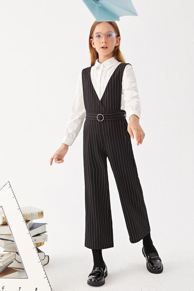 Эффектная съемка школьной формы для акцента на строгие линии и силуэты