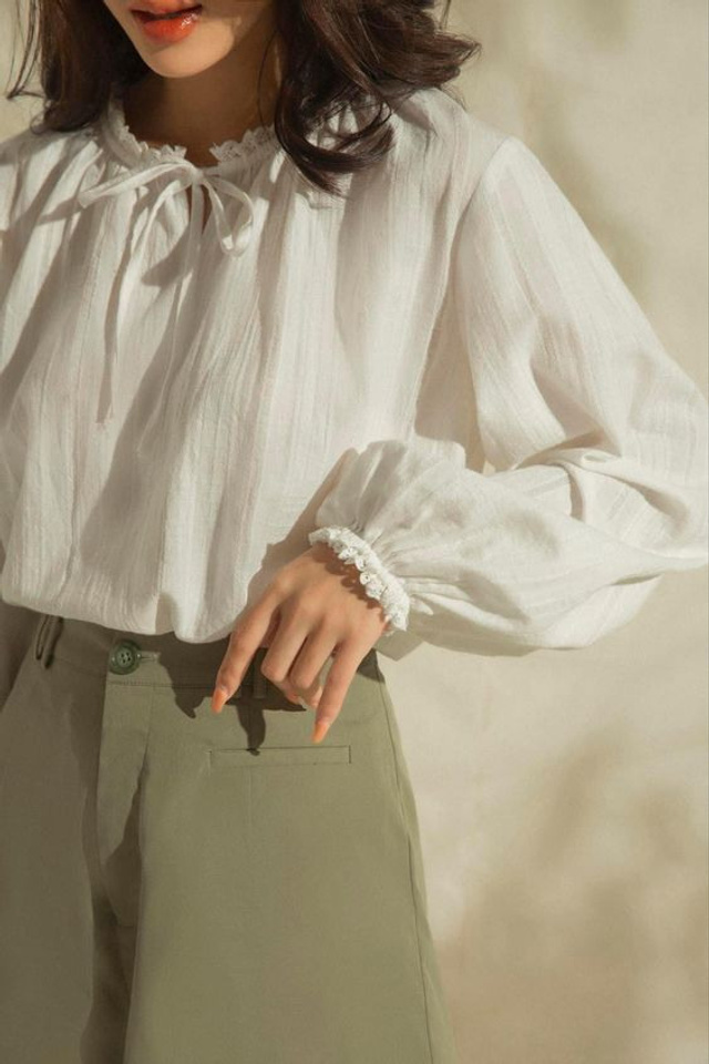 Эффектная фотосъемка для выделения современных моделей школьной формы