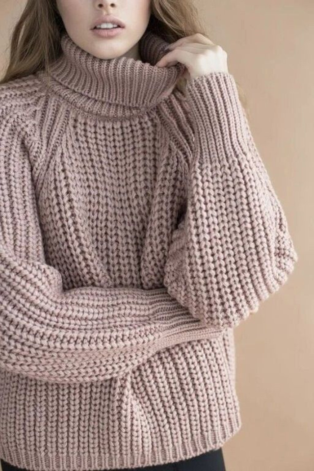 Профессиональная съемка свитеров оверсайз для модных блогов