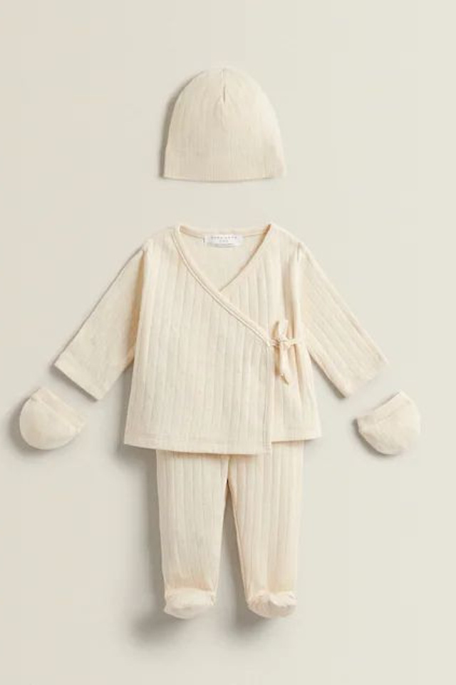 Профессиональная съемка детской одежды для подчеркивания высококачественных тканей