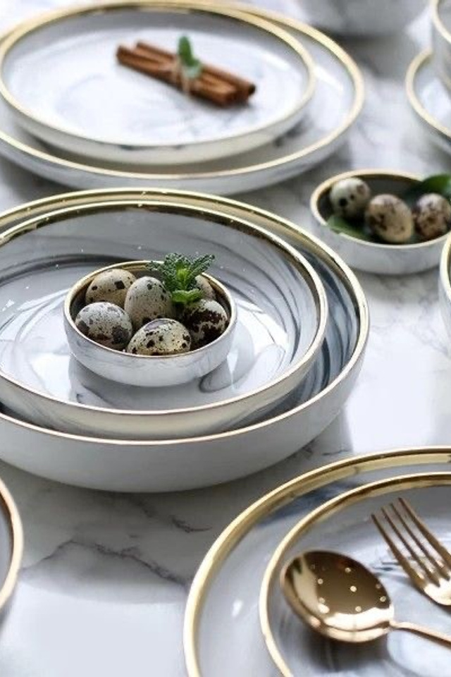 Референс для керамической посуды с минималистичным дизайном в белом цвете.