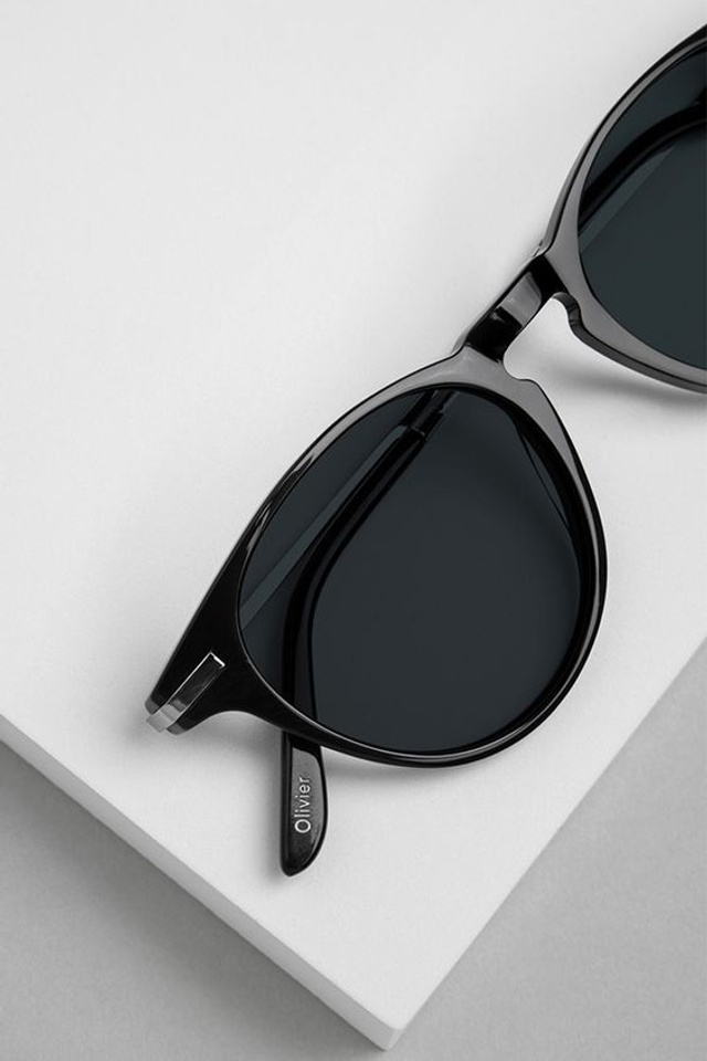 Съемка на белом фоне для акцента на форме, текстуре и материалах продукта