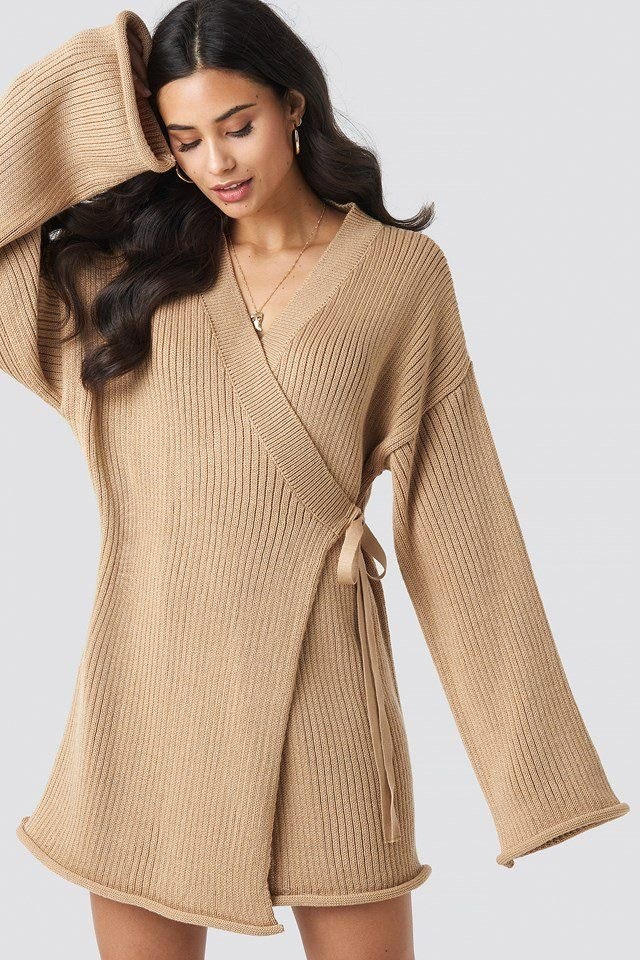 Идея для образа с платьем с запахом