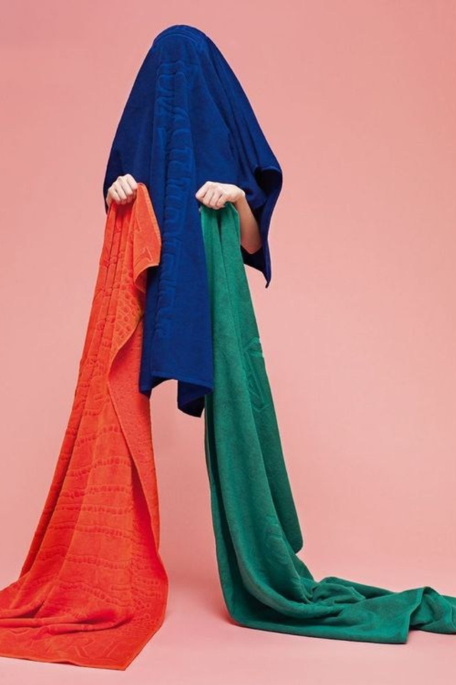 Профессиональная предметная съемка полотенец для идеальной презентации.