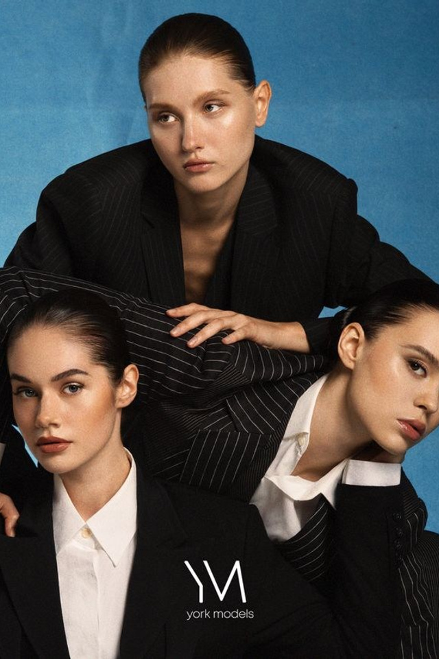 BOOK. MONSTERA MODELS