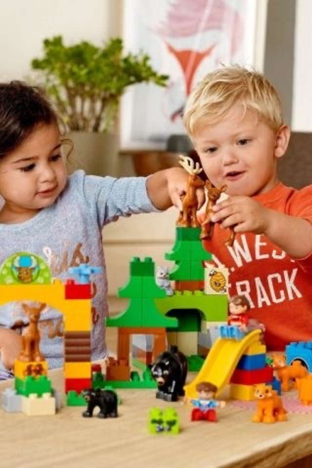 Пример детских игрушек, которые способствуют дружбе и взаимодействию.