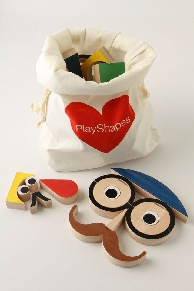 Пример игрушек для ролевых игр, развивающих креативность.