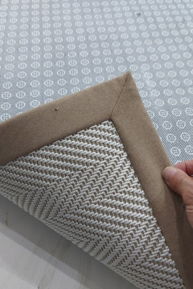 Детализированная съемка ковров для современного дома