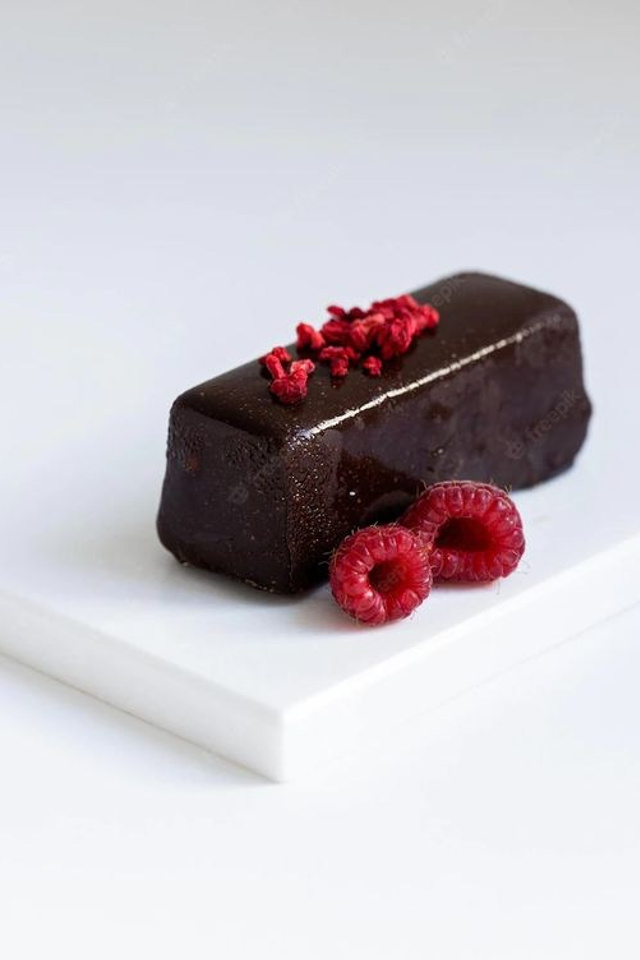 Профессиональная предметная съемка на белом фоне для акцента на товаре