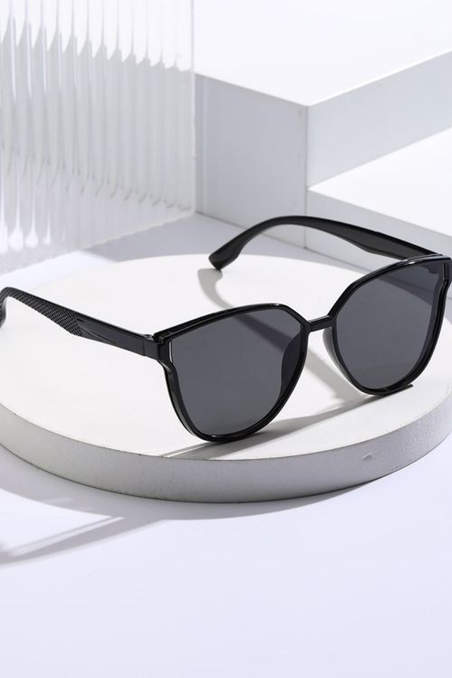 Съемка для каталогов с акцентом на высокое качество изображения и фокусировку на деталях