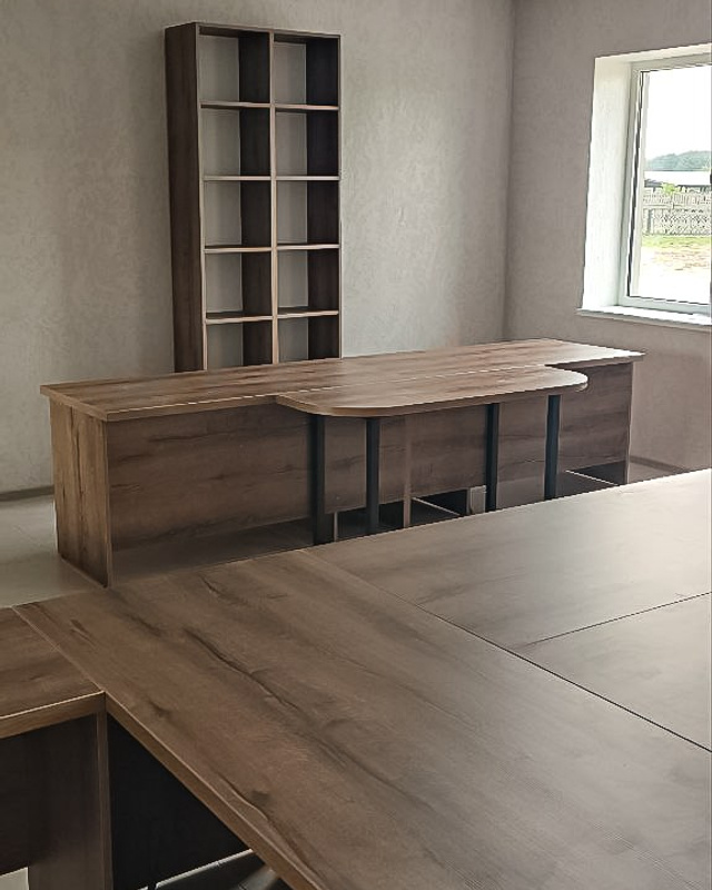 Офисные столы