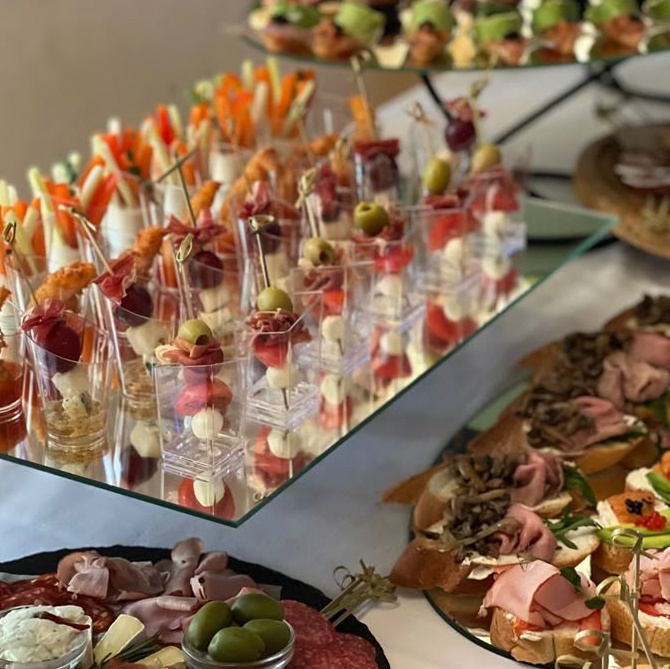 Фуршет за 24 часа от 9 430р. Izmailov loft