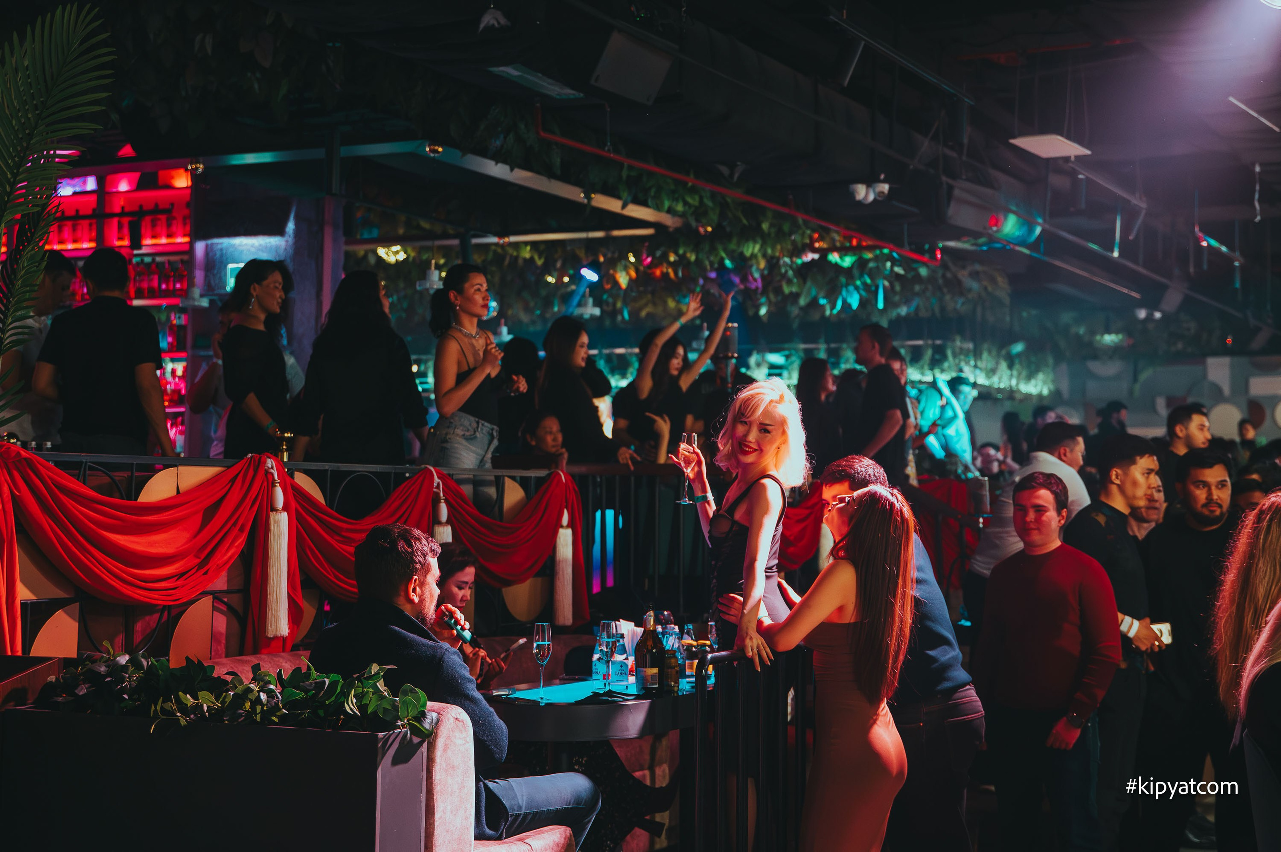 Bla Bla Bar. Астана Кипятком