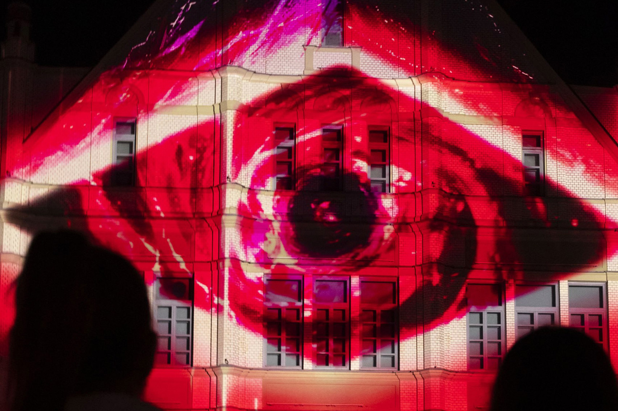 Красный человек 13 — человек новой эпохи. Артём Линейцев, фотограф