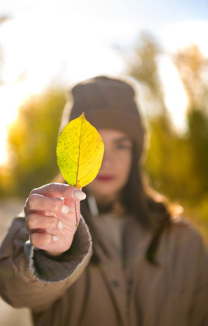 осенняя съёмка в парке девушки