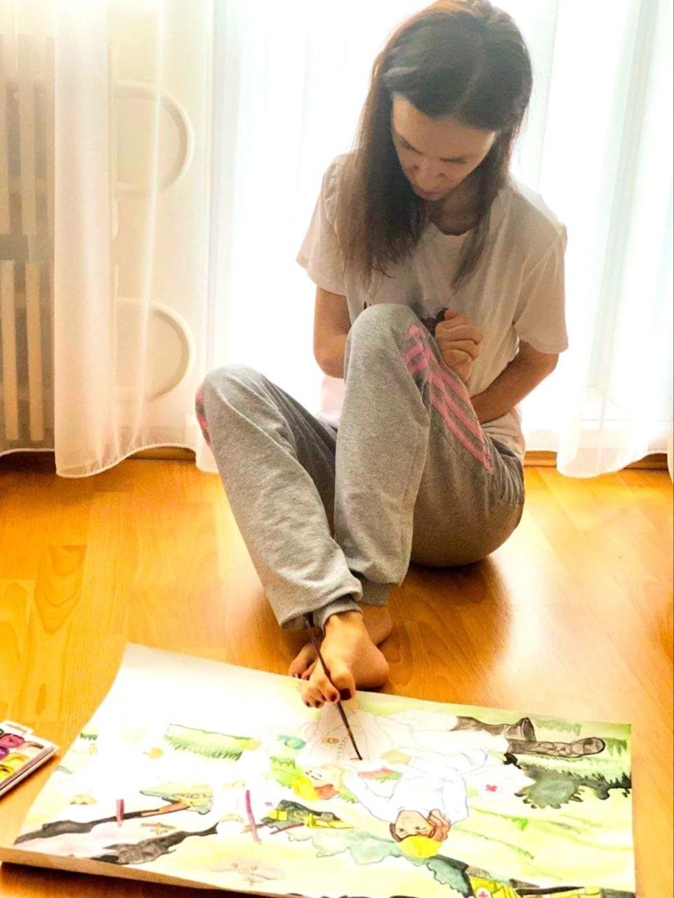 СВОЮ ЛЮБОВЬ К ЖИЗНИ ОНА ВЫРАЖАЕТ В СВОИХ РИСУНКАХ!. АНО «Центра социальных проектов «Путь в большой мир»