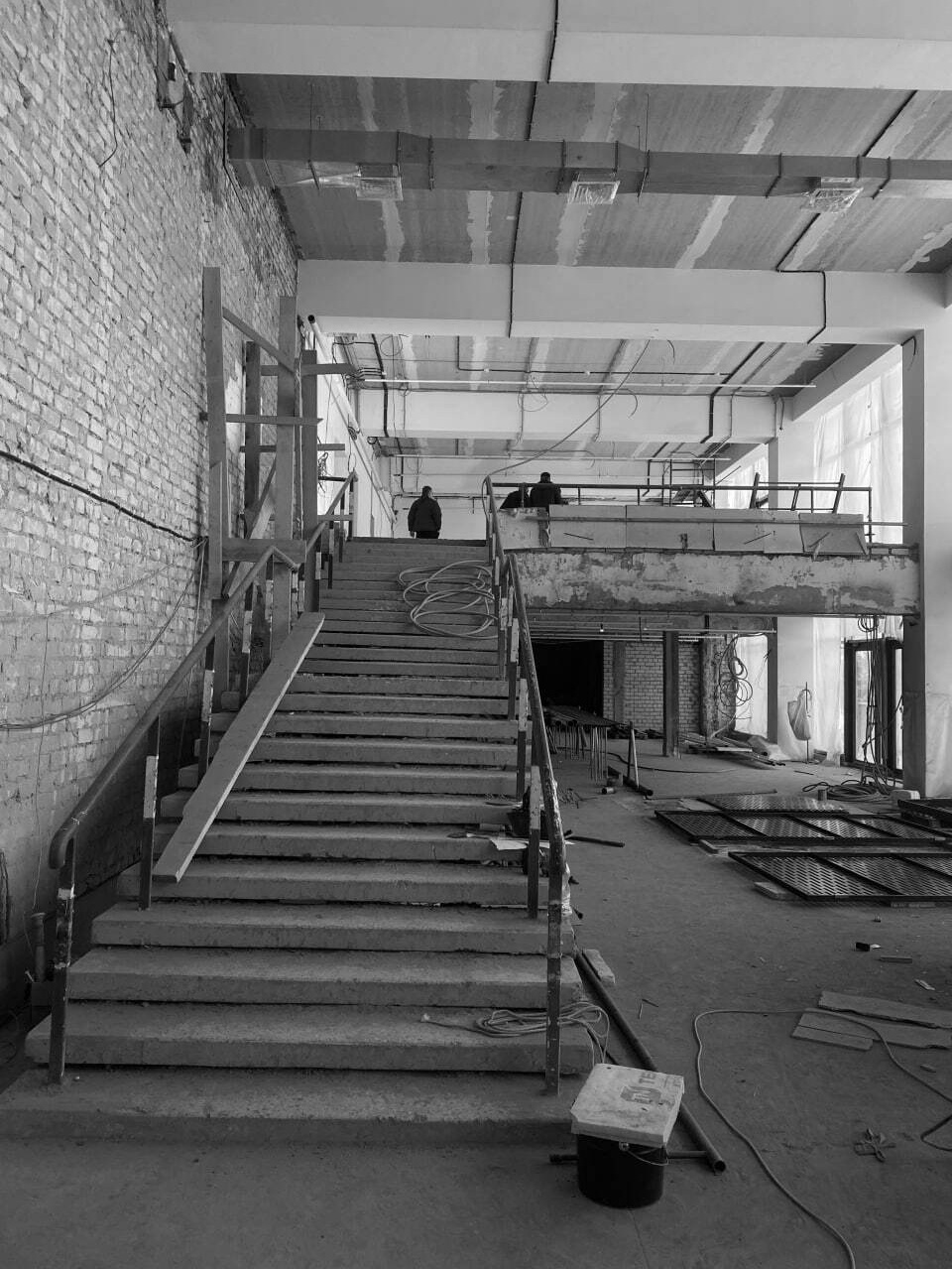 ФУДКОРТ КРК «ЗАРЯ» / кинотеатр, 300 м². Rezells Architects — студия дизайна жилых и коммерческих интерьеров