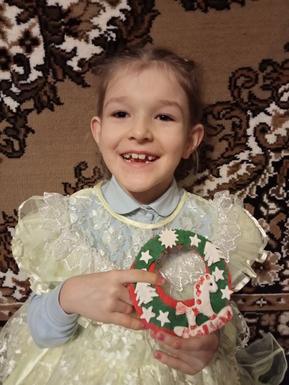 Новогодняя выставка рисунков детей. АНО «Центра социальных проектов «Путь в большой мир»