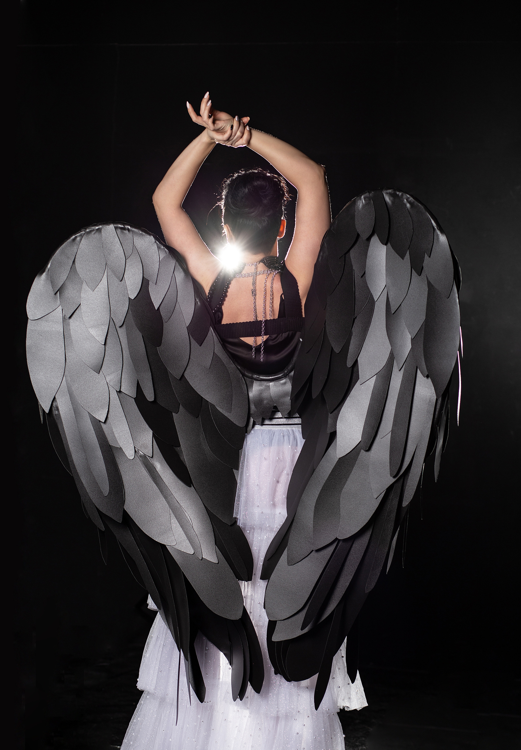 Ангел  и  демон .Фото сессия с крыльями. Фотограф Тамара Нижельская Воронеж