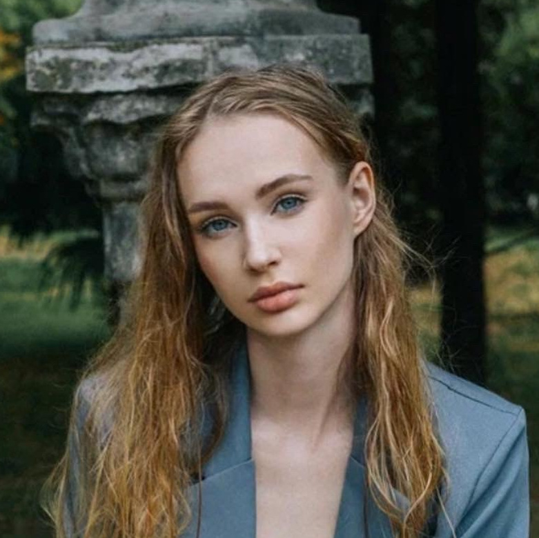 Услуги девушек моделей для предметной фотосессии в Сочи