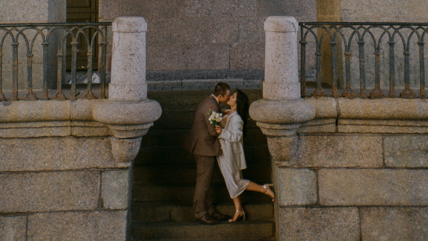 Контакты. Плёночный фотограф в Санкт-Петербурге Шафикова Элина