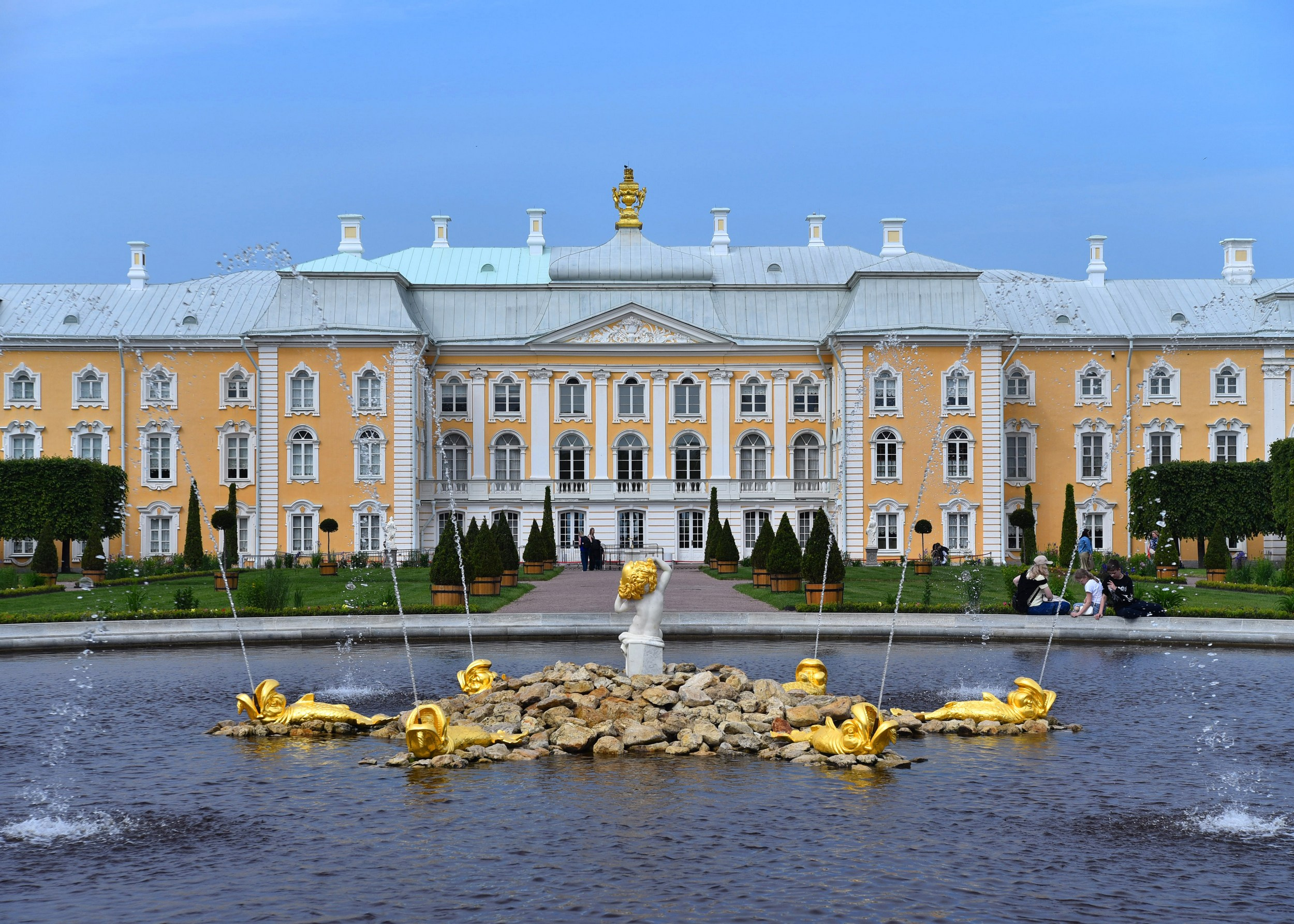 дворец в Петергофе