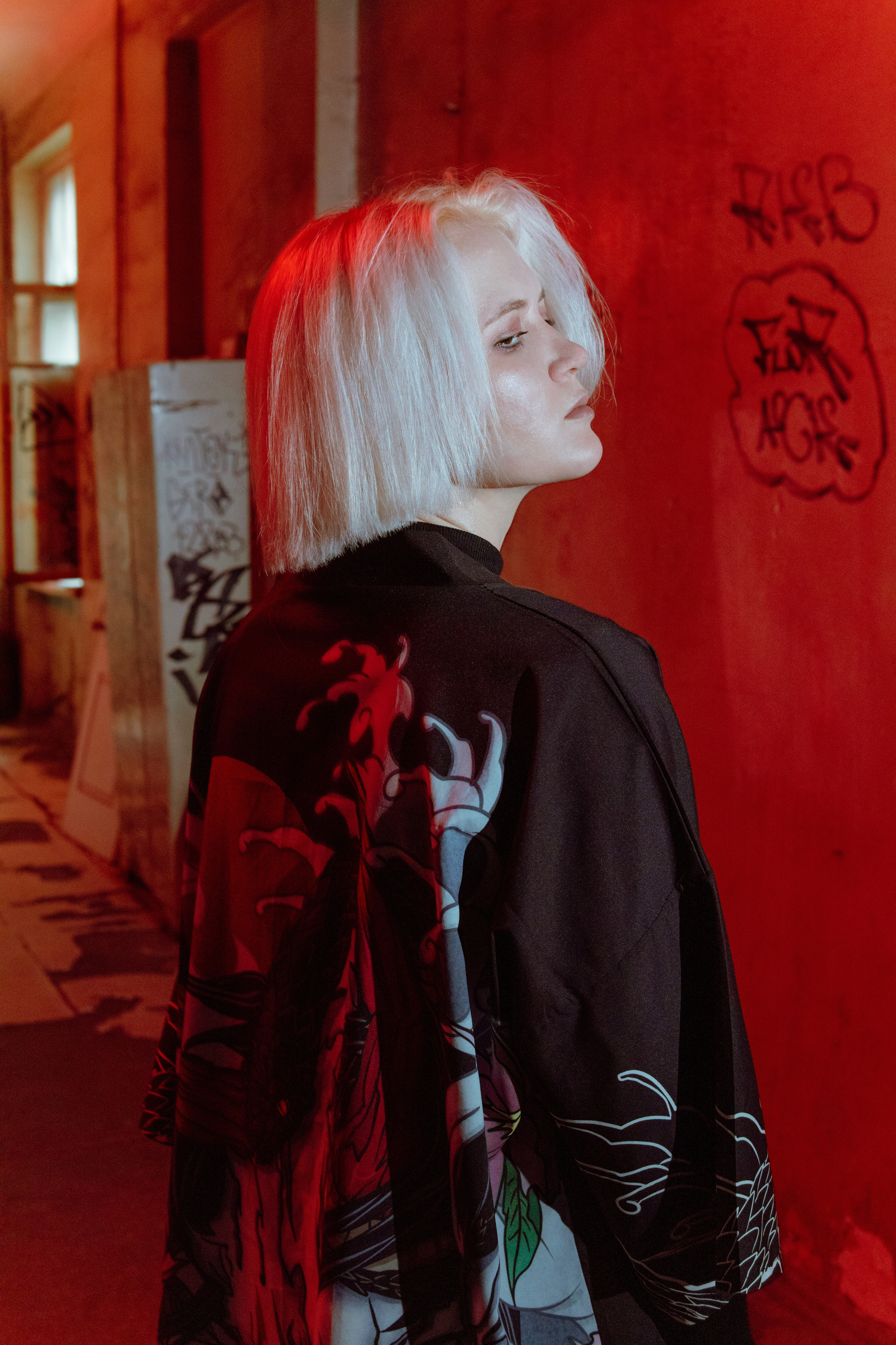 Легкая направленность идеи для фотосессии пошла из Tokyo Revengers. Фотограф в Ростове-на-Дону Игорь Апасеев