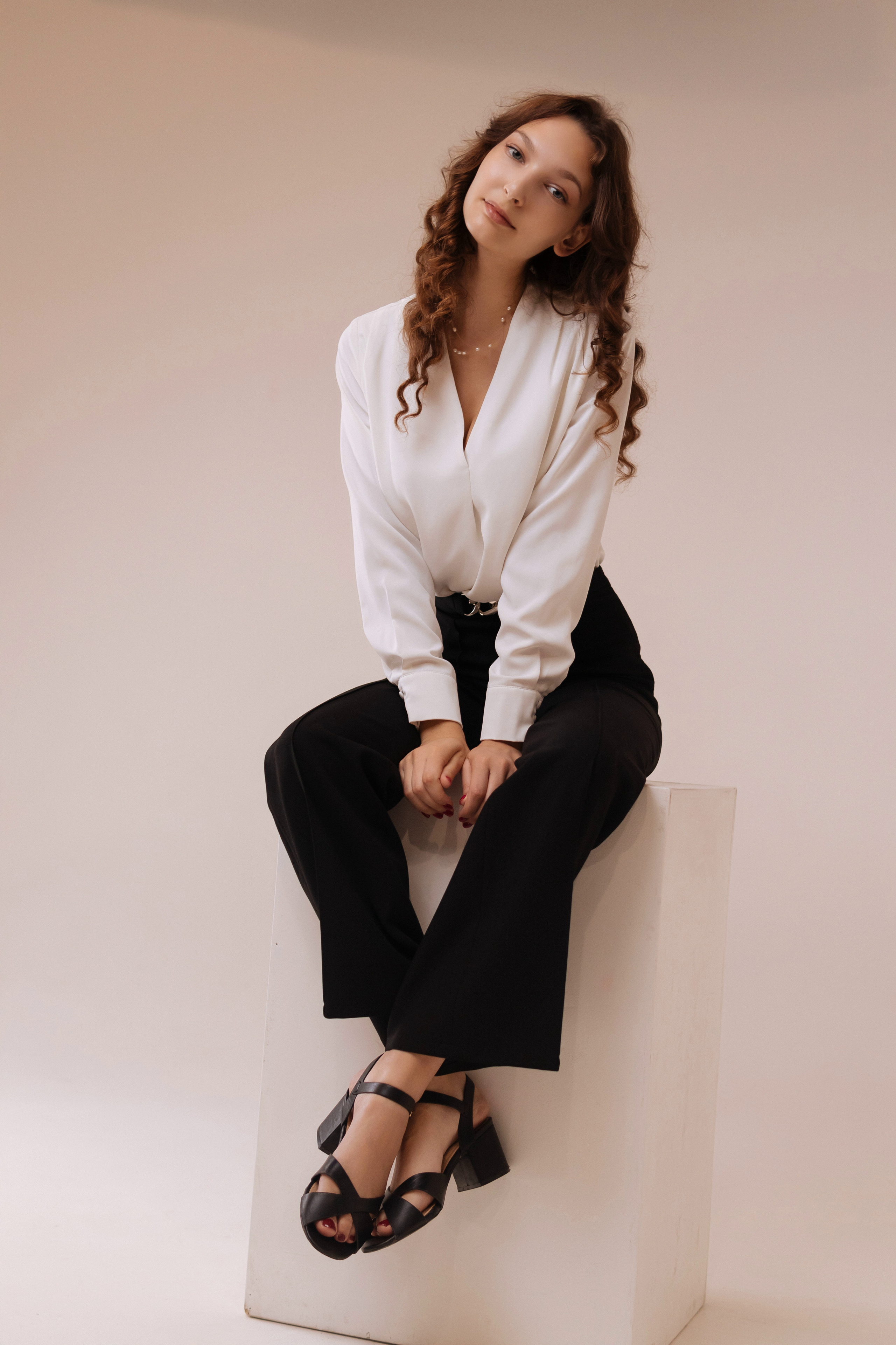 Фотосъемка девушки в студии. Фотограф в Ростове-на-Дону Игорь Апасеев