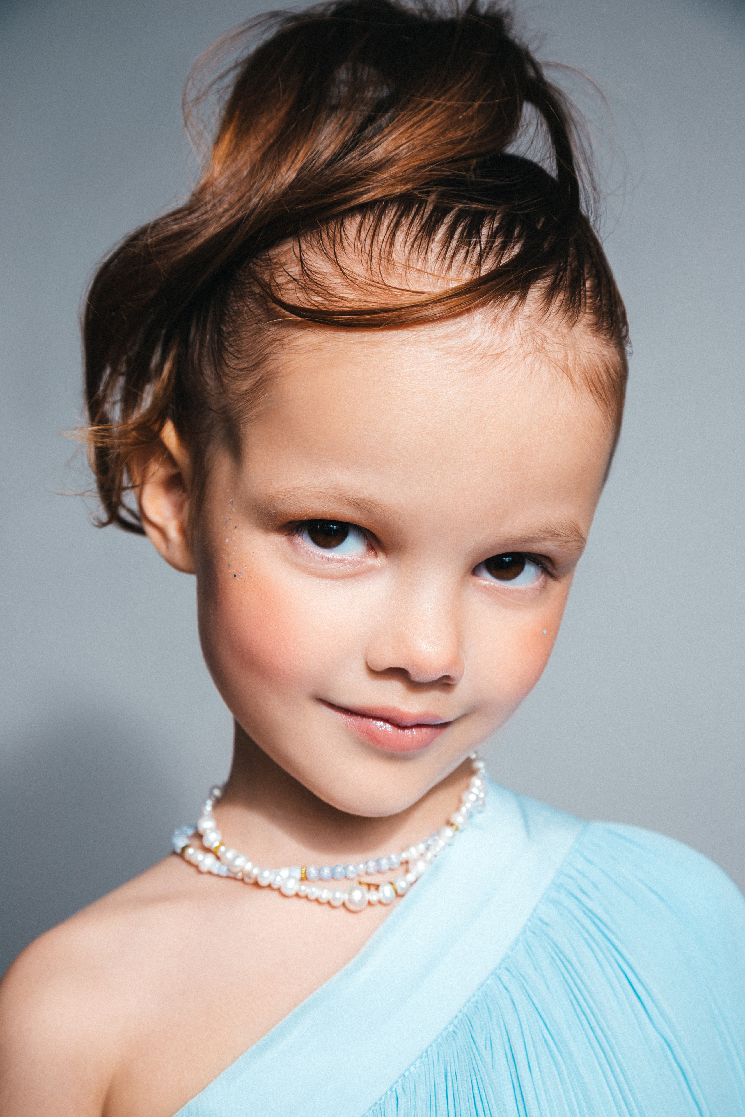 Красивая съёмка для бренда небанальных украшений. Света Полетаева Москва