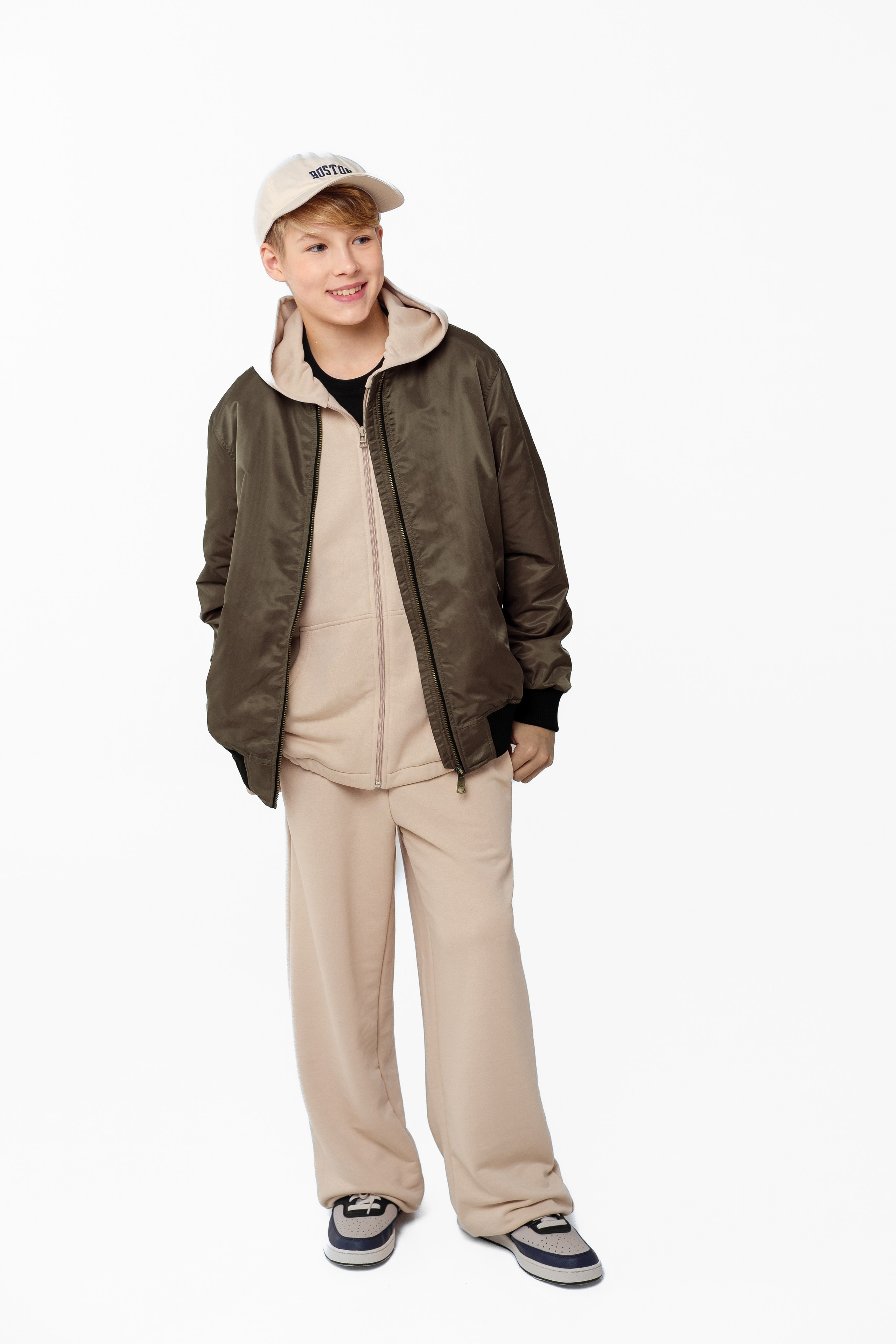 Съемка детской одежды на вальдберис в Петербурге. Фотосессия для маркетплейсов