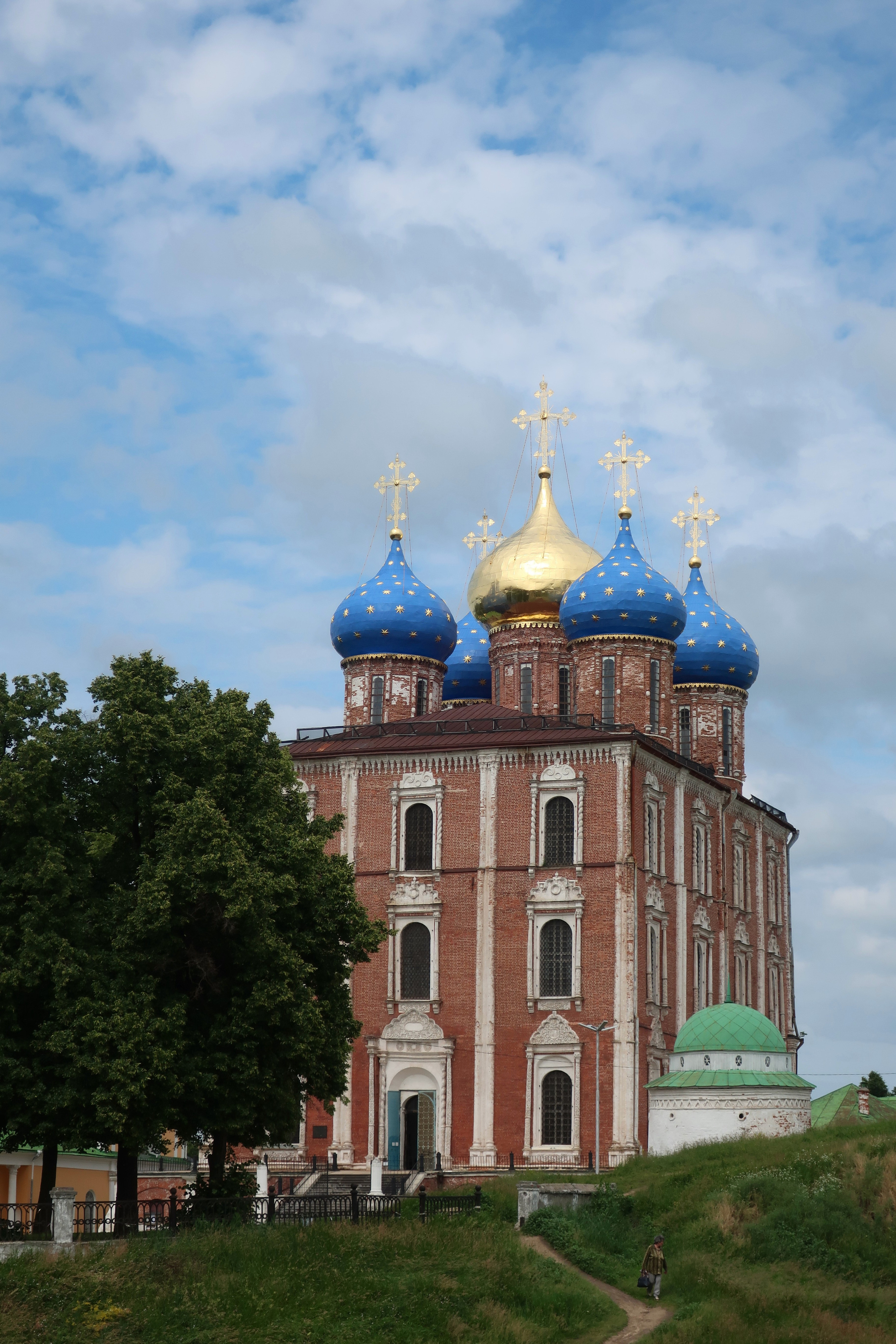 Фотопрогулка по Рязани ч.1: Рязанский кремль, храмы, колокольня. Проект «Фотокладовка»: блог уличной фотографии в формате street photo