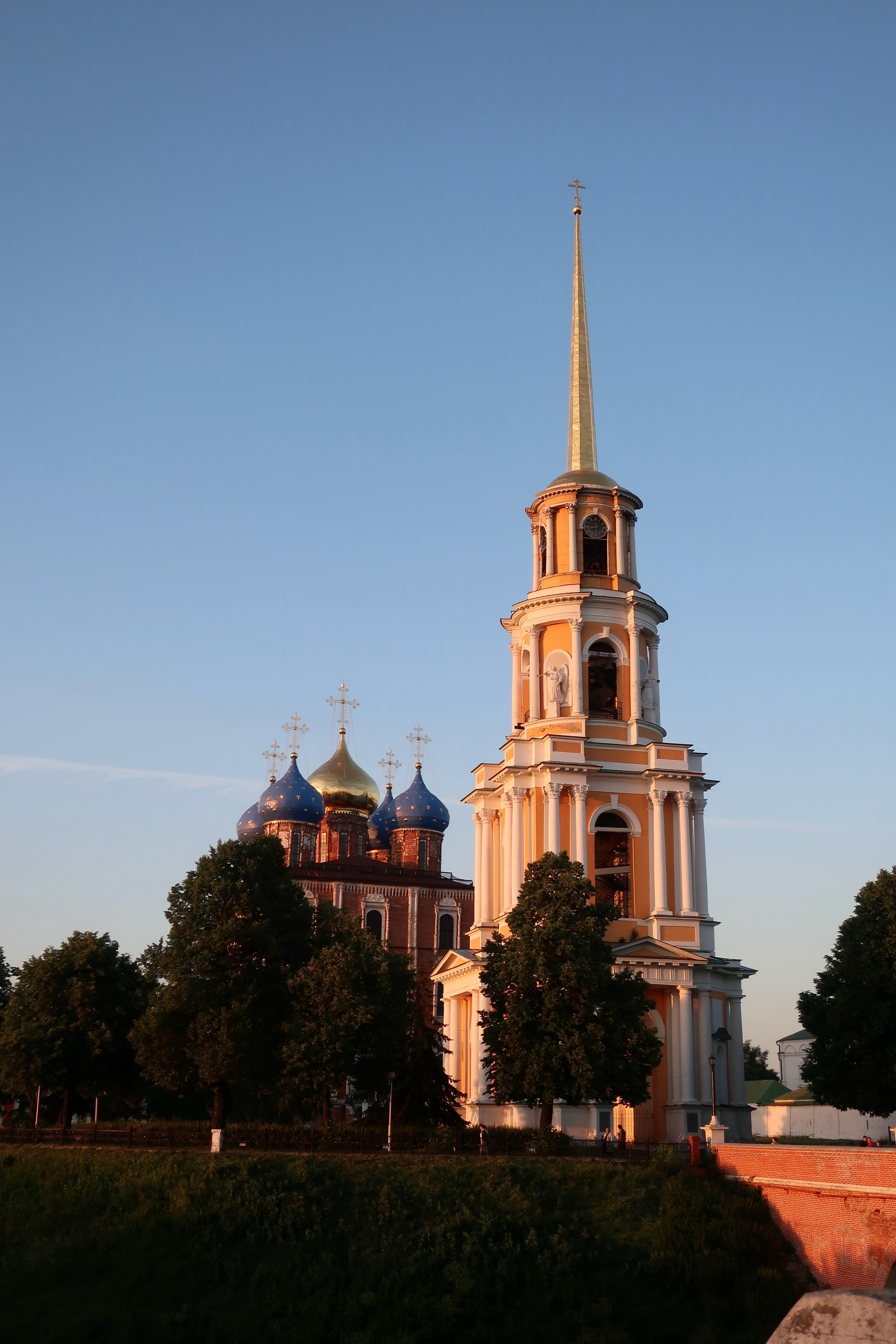 Фотопрогулка по Рязани ч.1: Рязанский кремль, храмы, колокольня. Проект «Фотокладовка»: блог уличной фотографии в формате street photo