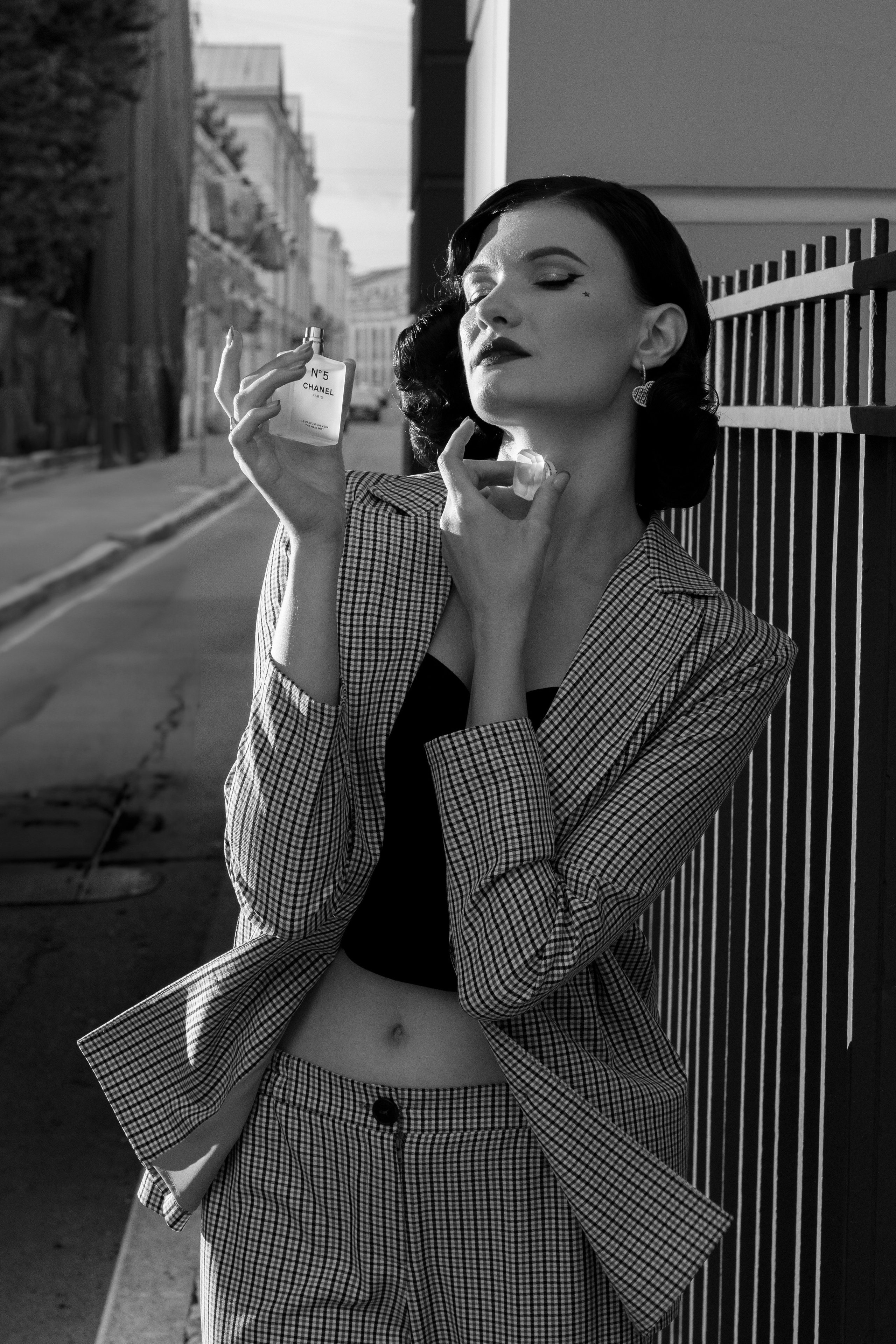 Strobist Photography – Creative Off-Camera Flash Techniques Made Simple