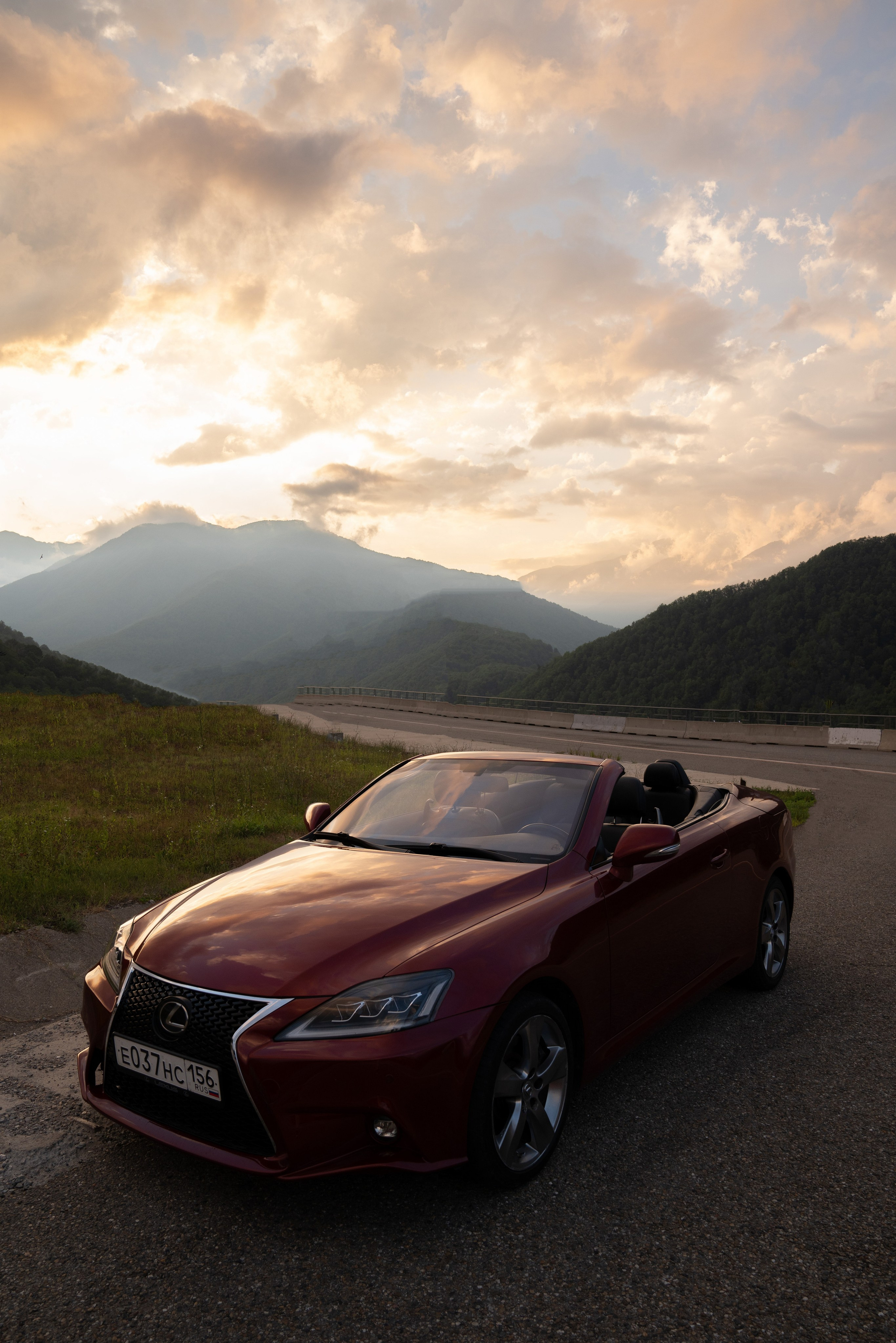 фотограф кабриолет фототур Сочи Адлер Красная поляна аренда кабриолета с фотографом на кабриолете экскурсия тур на кабриолете прокатиться прогулки на кабриолете