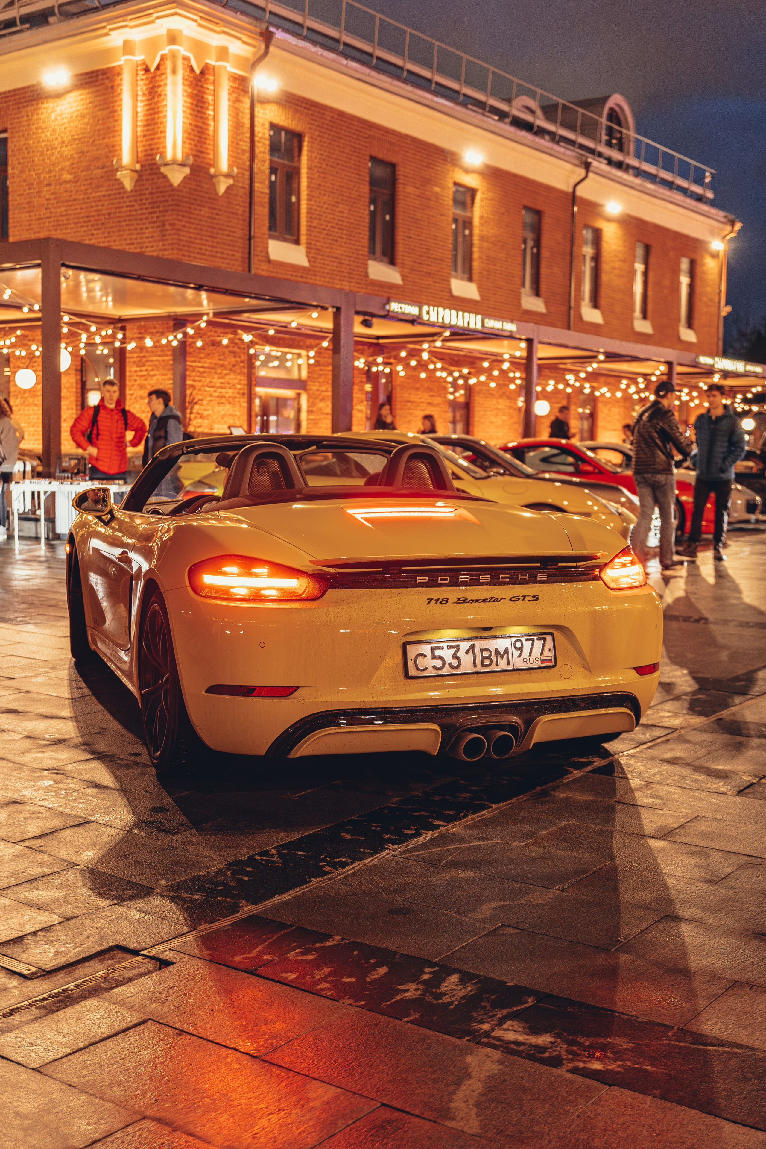 Желтый Порше 911