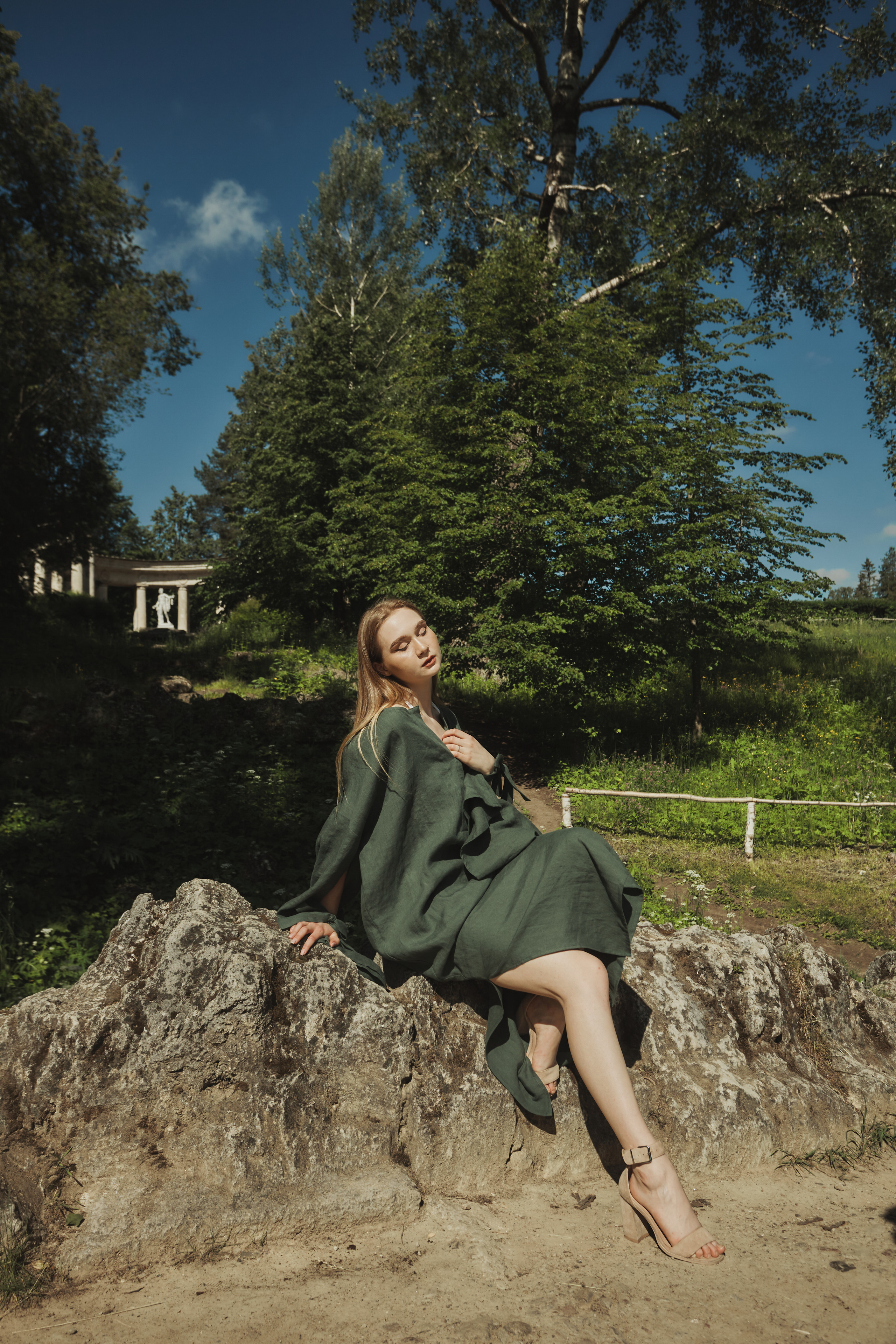 Портретная съёмка СИНИОКО в Павловске с Надеждой из ARLETTE MANAGEMENT. Одежда из Санкт-Петербурга СИНИОКО