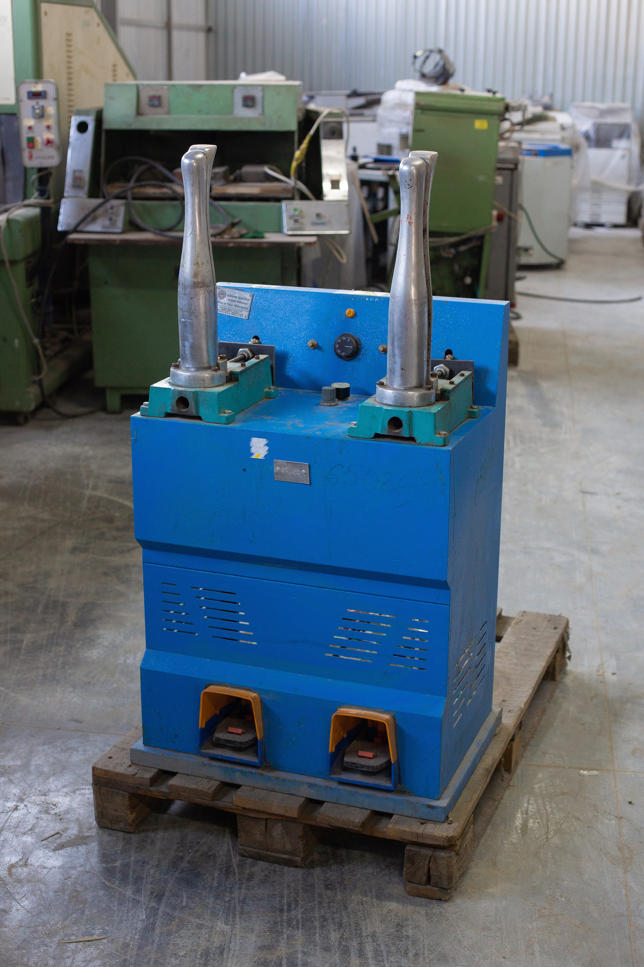 Станок для формования голенища