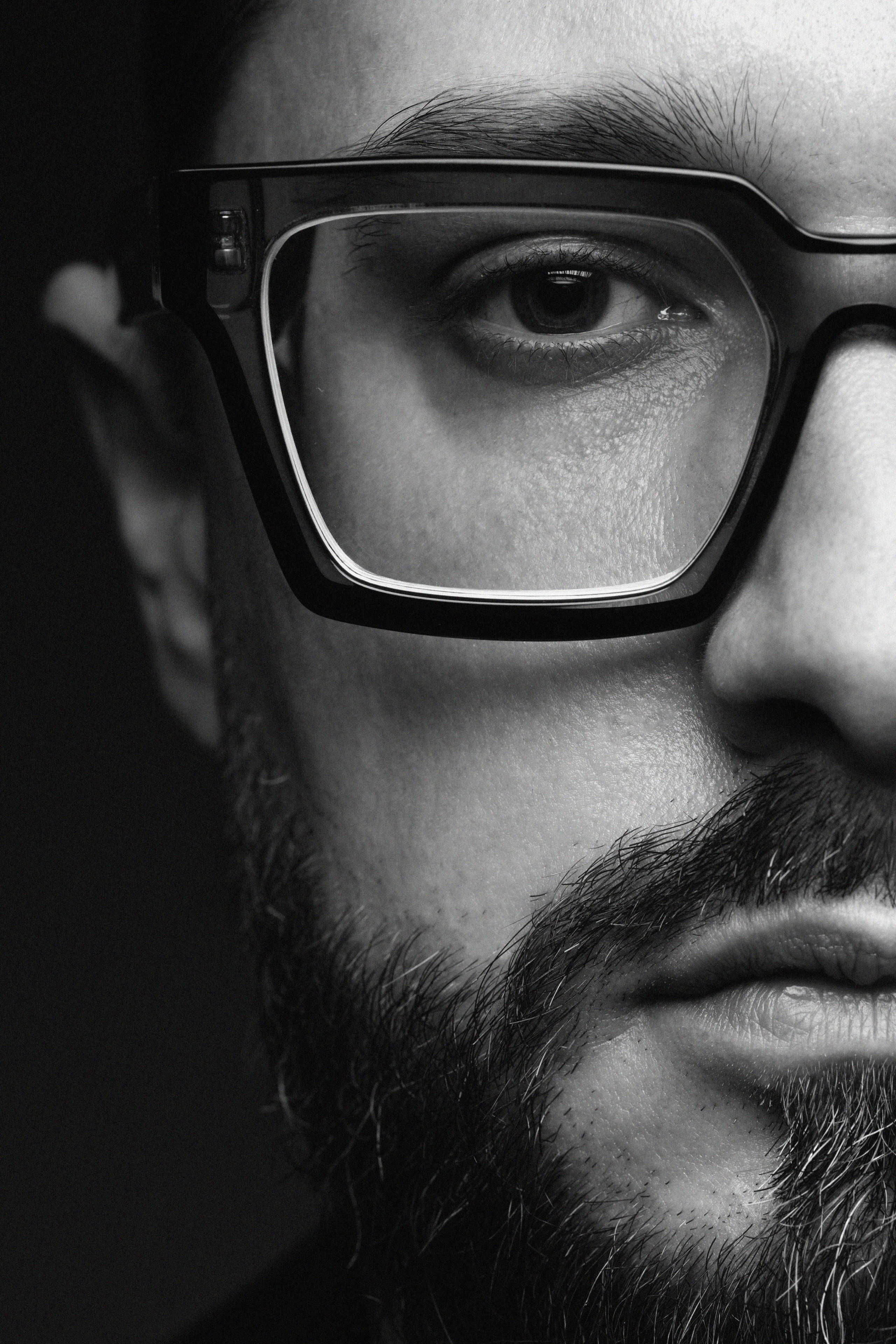 Контакты. Рекламный, интерьерный, предметный фотограф в Москве, Санкт-Петербурге Ждан Павел