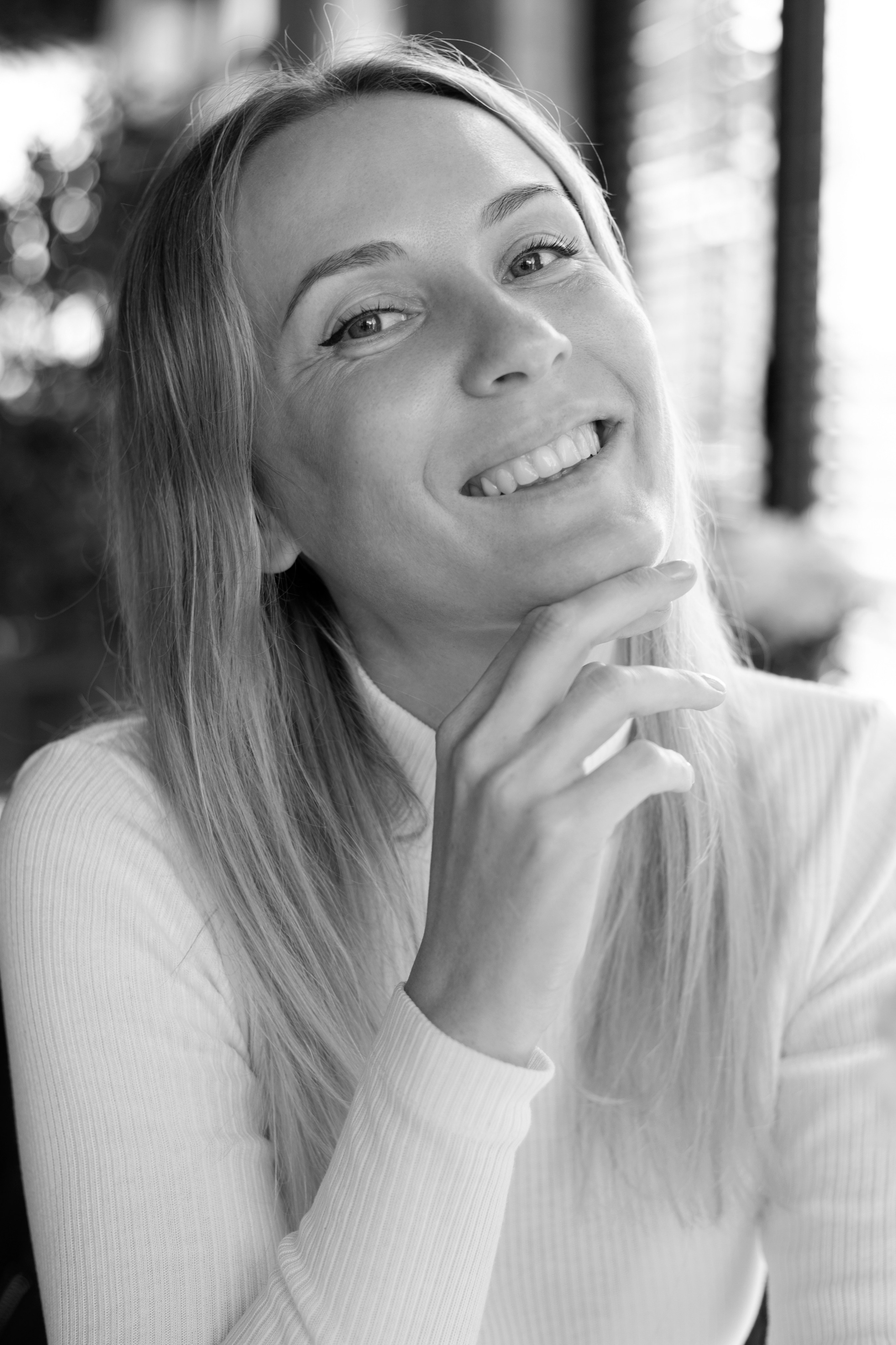 Арт-директор Москва, Креативный продюссер, креативщик, Креативный директор. студии Metaphora — фото- и видеопродакшн в Москве. современный дизайн в центре Москвы. Metaphora — креативная рабочая атмосфера. Команда Metaphora — профессионалы фото- и видеопродакшн. Профессиональный fashion-фотограф для брендов одежды и аксессуаров. Fashion-фотограф снимает рекламную кампанию одежды в студии с профессиональным светом и декорациями. Fashion-фотограф проводит съемку рекламного lookbook на городской или природной локации. Fashion-фотограф работает с моделями для съемки одежды, аксессуаров и коллекций брендов. Behind the scenes fashion-фотосессии — фотограф фиксирует процесс работы команды и моделей. Профессиональное оборудование fashion-фотографа — камеры, свет, реквизит для съемок. Готовая fashion-фотосессия — рекламные фотографии одежды и коллекций брендов.